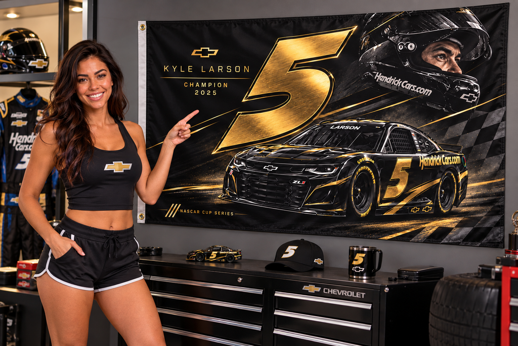 FOTO-KYLE-LARSON-CHAMPION-CUP — Model — 31e2b16fb724